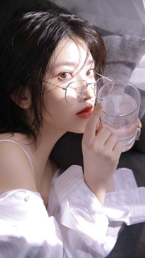 同学们别追了，新生校花是我女友林森木姜鸢全局